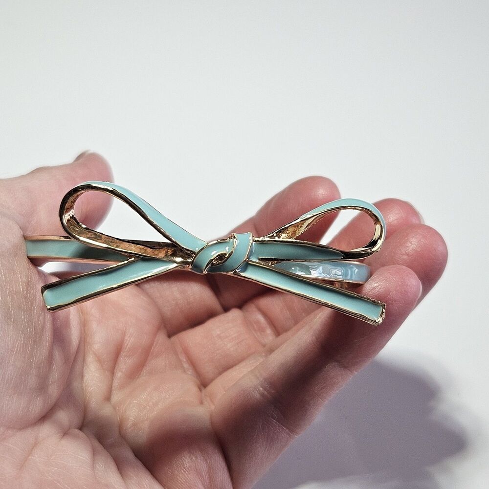 Gold Tone Pastel Blue Bow Bracelet 6.5"